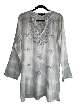 Key Lime & Pink Light Blue Embroidered V-Neck Tunic